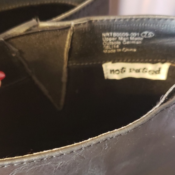 Boots - Picture 4 of 4